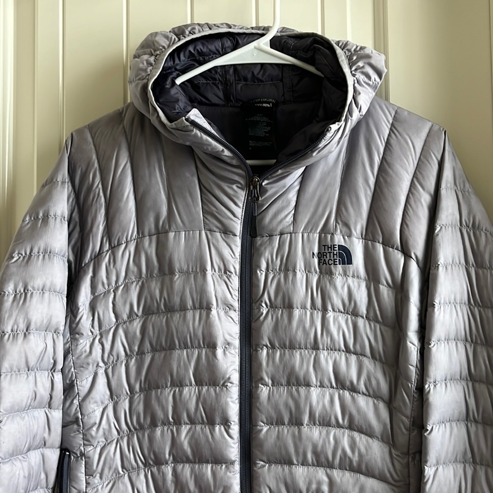NORTH FACE PUFFER JACKET